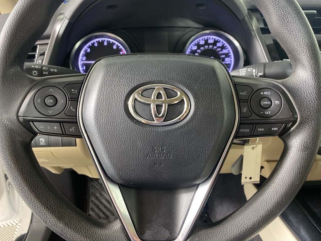 2019 Toyota Camry LE photo 14