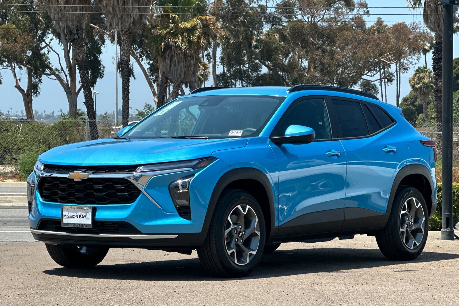 2025 Chevrolet Trax LT photo 8
