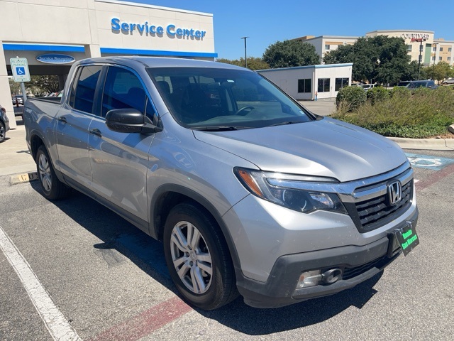 2017 Honda Ridgeline RT photo 3