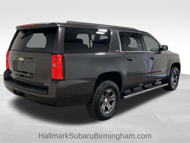 2016 Chevrolet Suburban LT photo 3