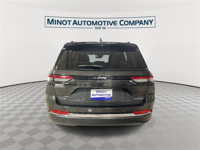 2024 Jeep Grand Cherokee Limited photo 3