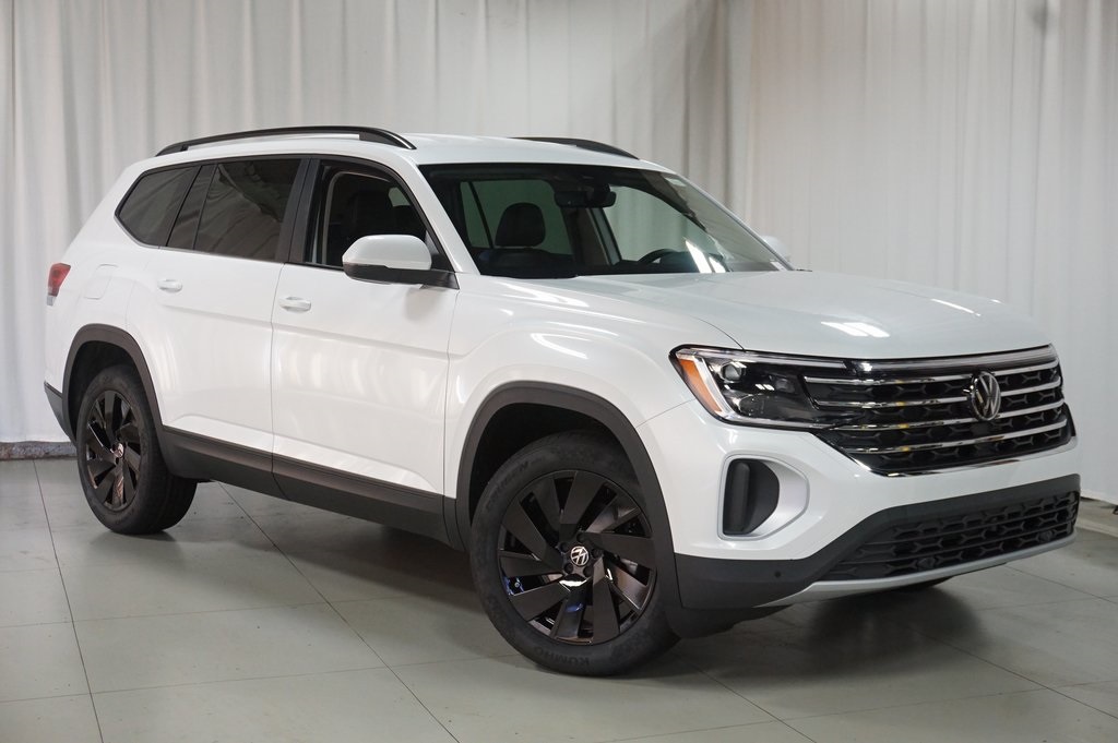 2026 Volkswagen Atlas SE Technology photo 2