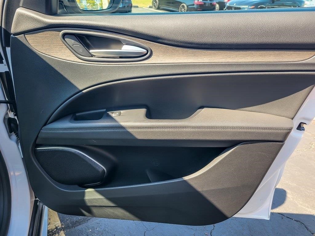 2022 Alfa Romeo Stelvio Ti photo 21