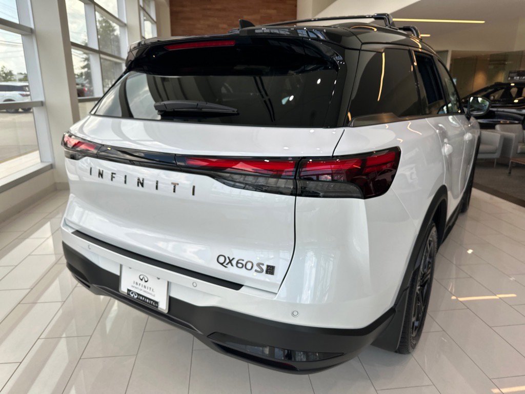 2026 Infiniti QX60 Luxe photo 3