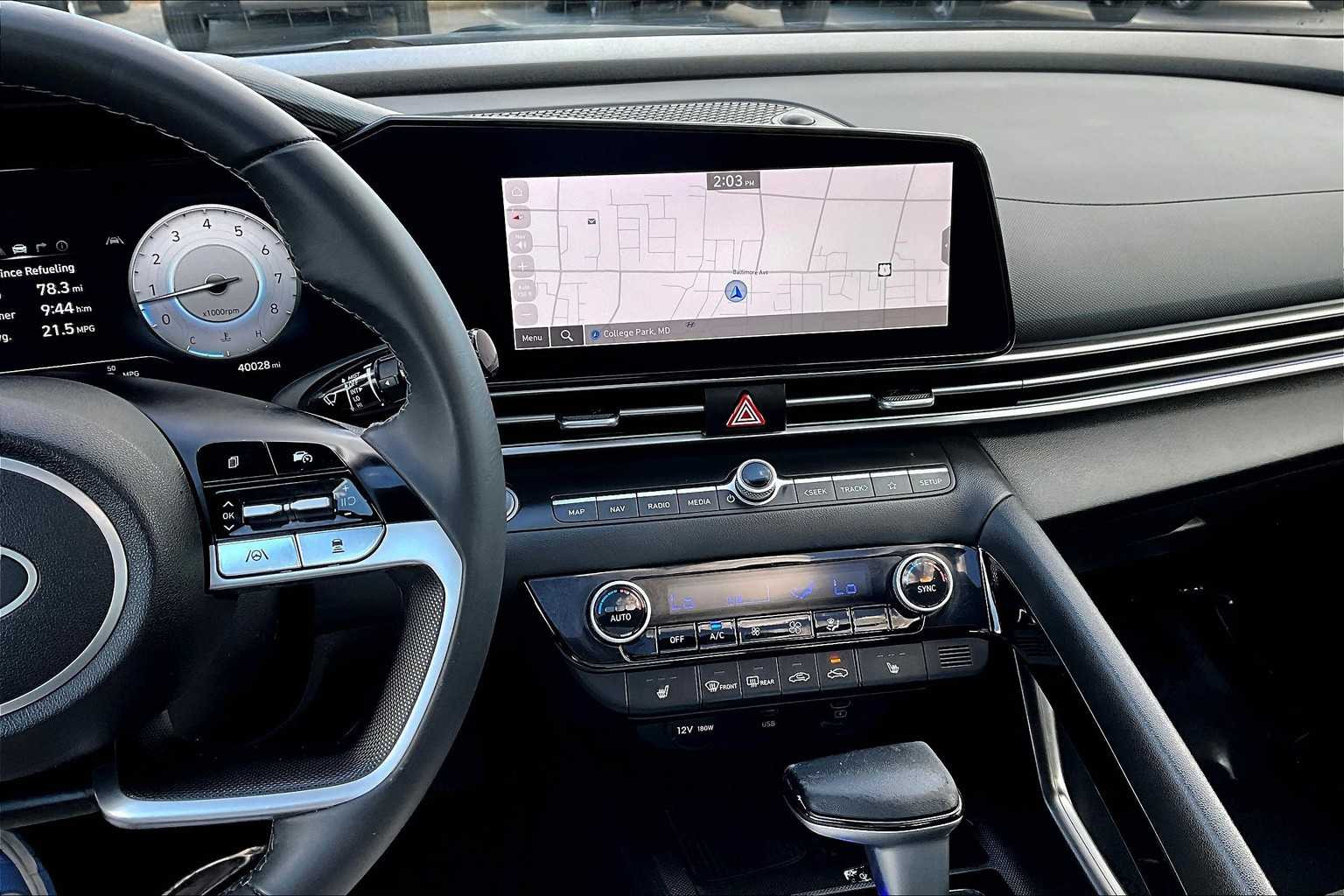 2024 Hyundai Elantra SEL Convenience photo 6