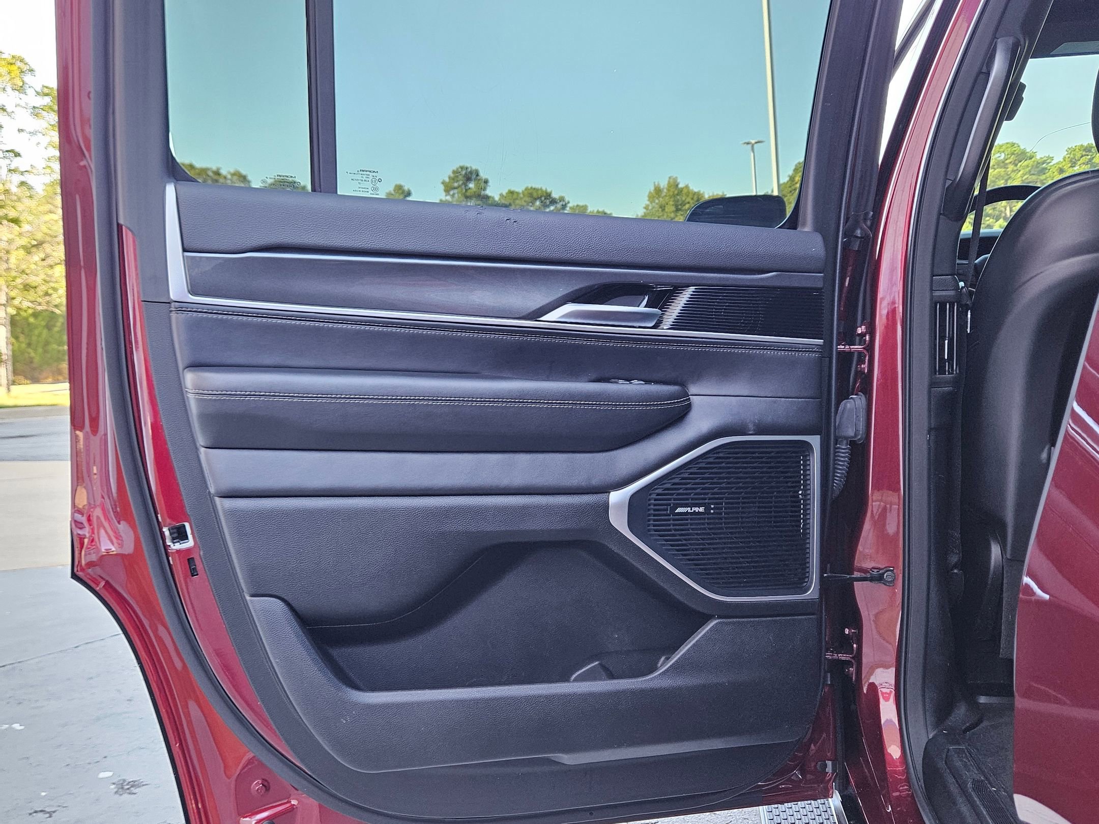2023 Jeep Wagoneer Base photo 21