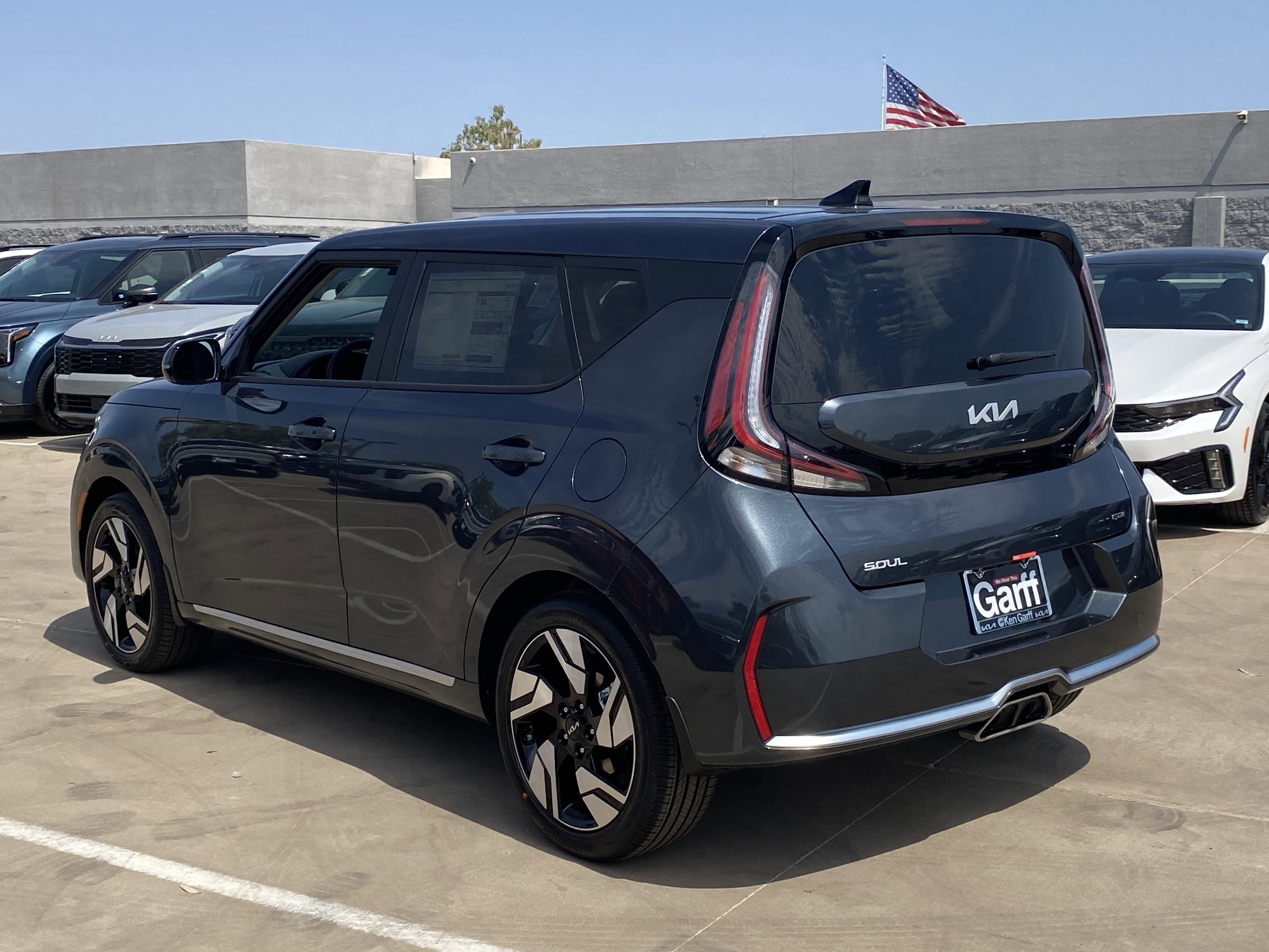 2025 Kia Soul GT-Line photo 3