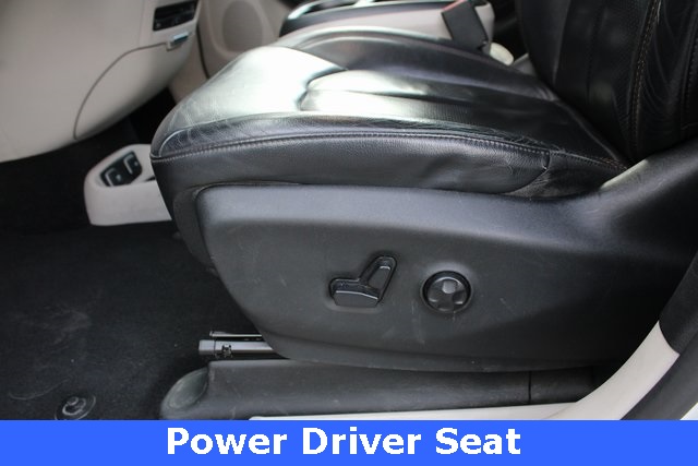 2017 Chrysler Pacifica Touring Plus photo 4