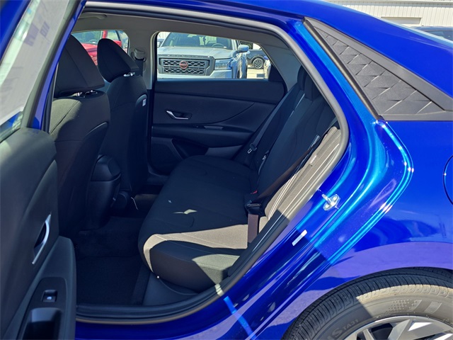 2024 Hyundai Elantra SEL photo 19