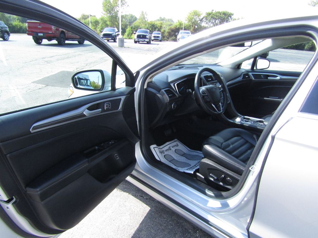 2019 Ford Fusion Hybrid SEL photo 7