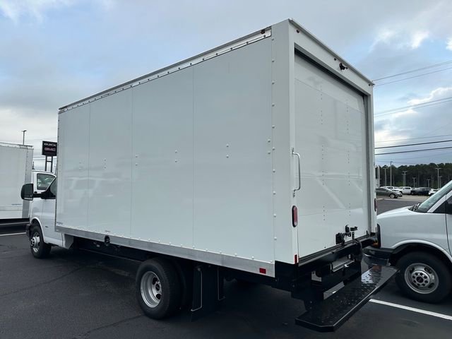2024 Gmc Savana Cutaway 3500 photo 3
