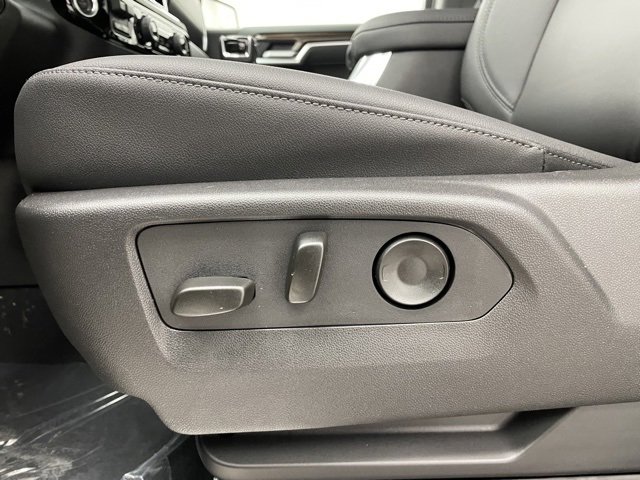 2025 Chevrolet Silverado 1500 RST photo 3