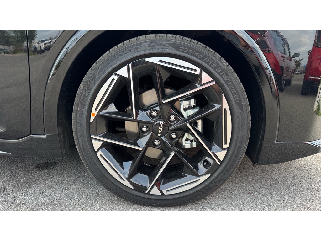 2025 Kia K4 GT-Line photo 25