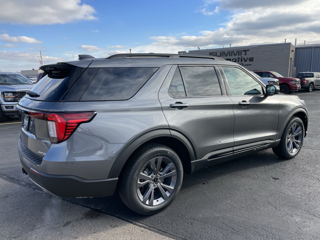 2026 Ford Explorer photo 2