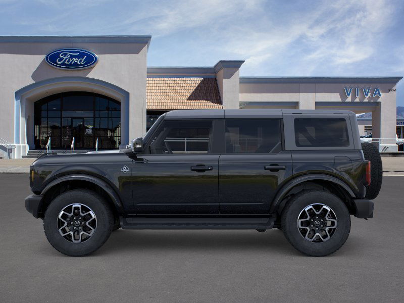 2025 Ford Bronco Outer Banks photo 3