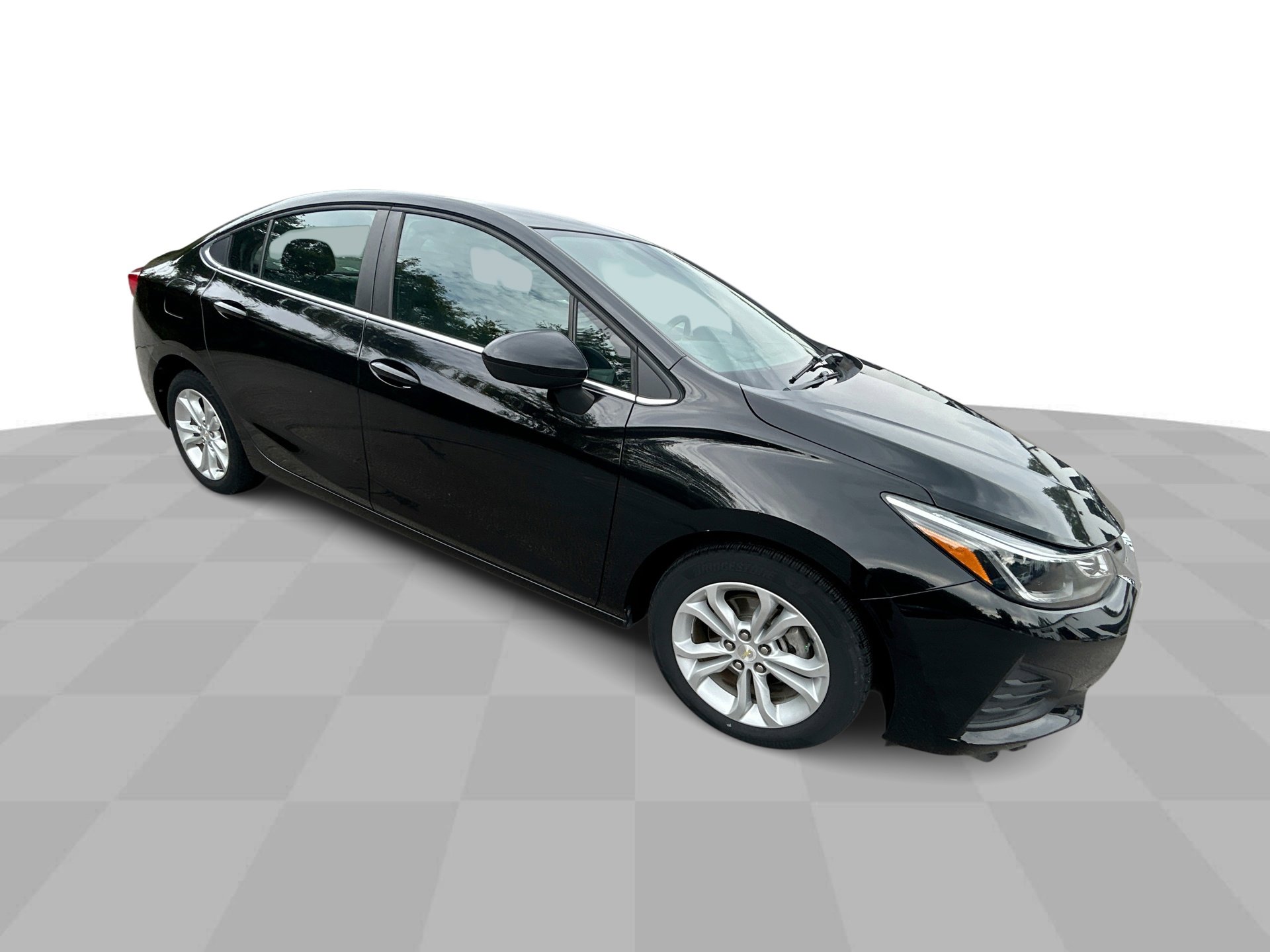2019 Chevrolet Cruze LT photo 2