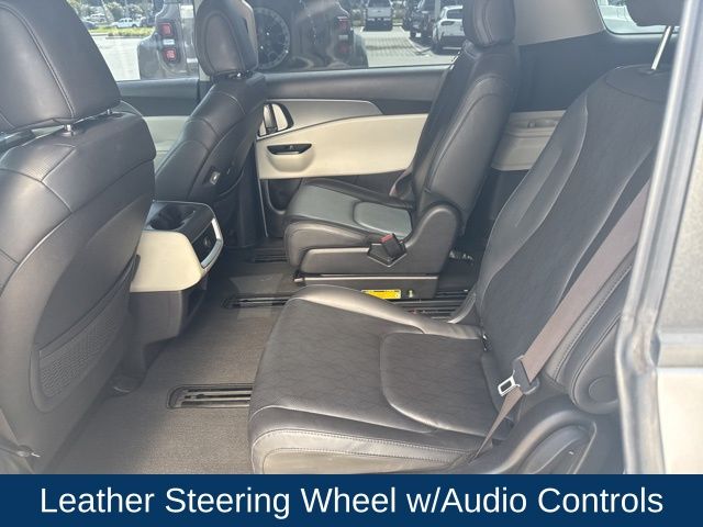 2022 Kia Carnival LX photo 11