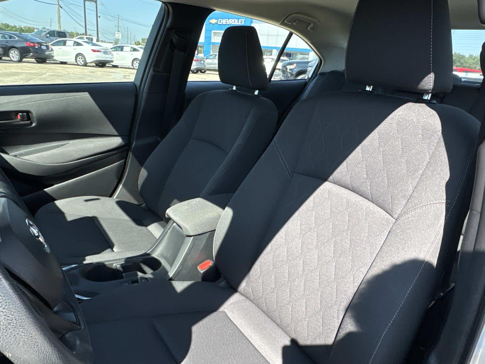 2024 Toyota Corolla LE photo 32