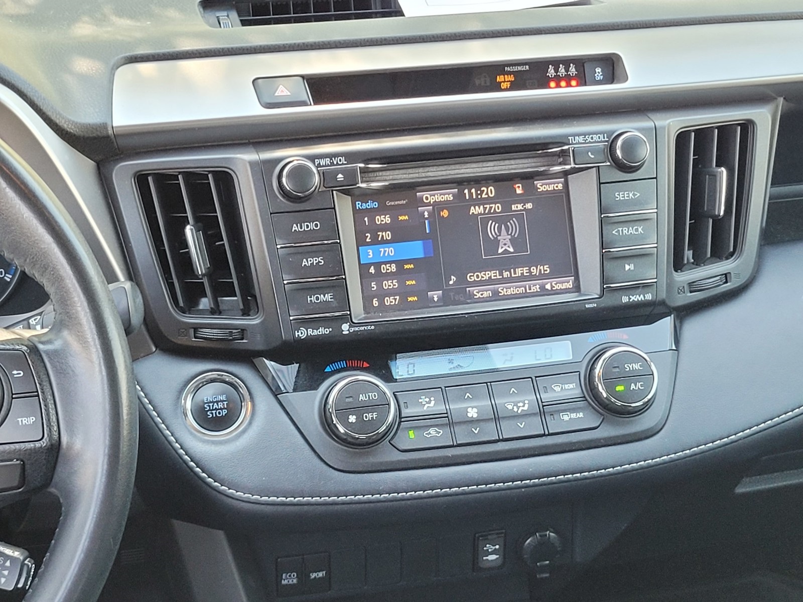 2018 Toyota RAV4 XLE photo 15