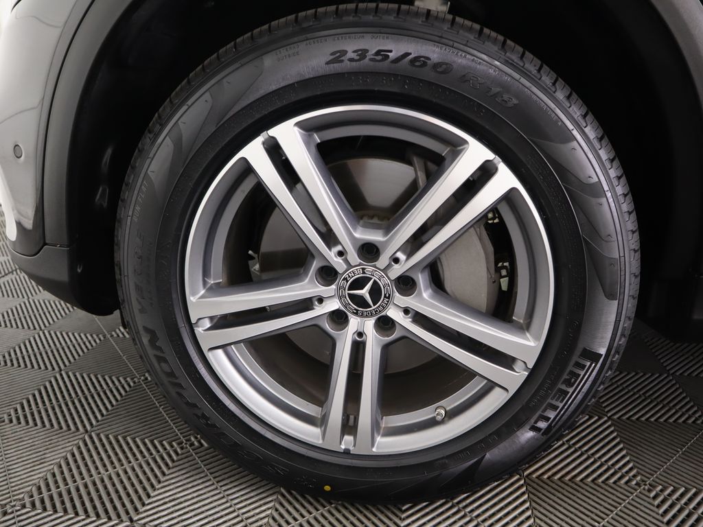 2022 Mercedes Benz GLC 300 photo 29