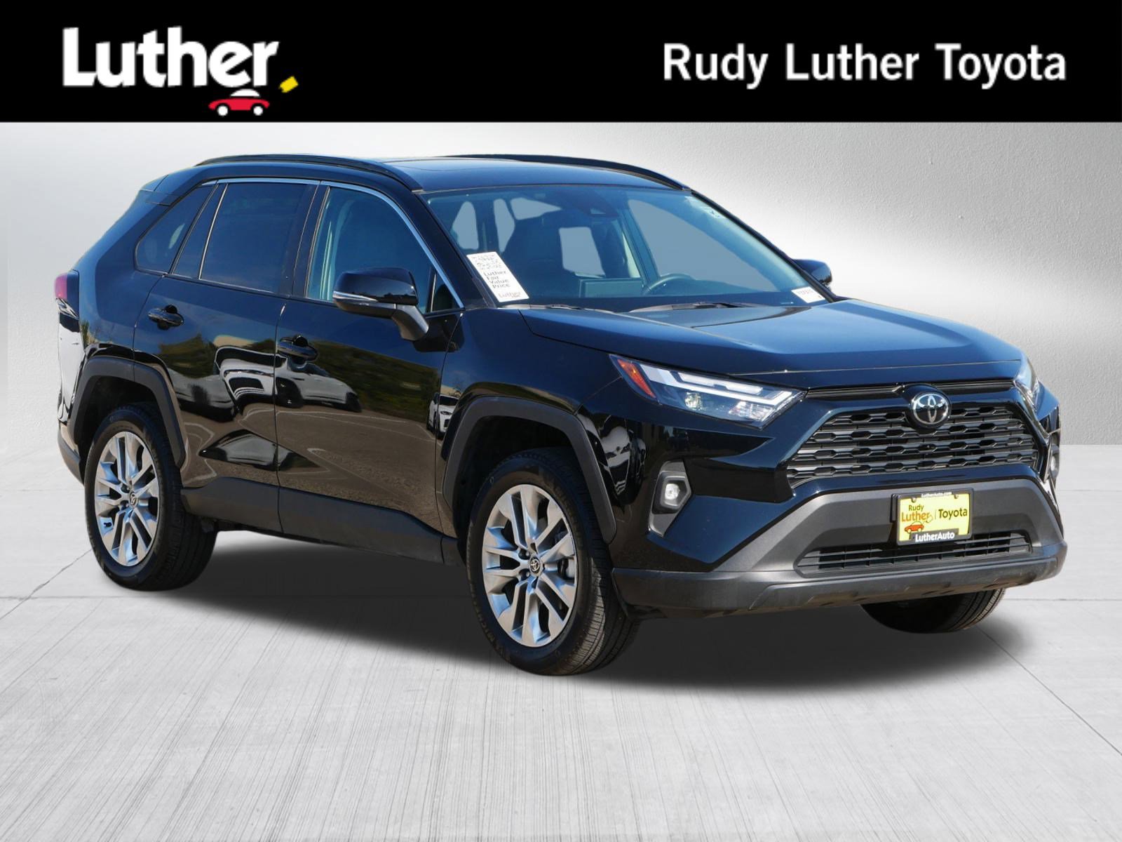 2025 Toyota RAV4 XLE Premium's photo