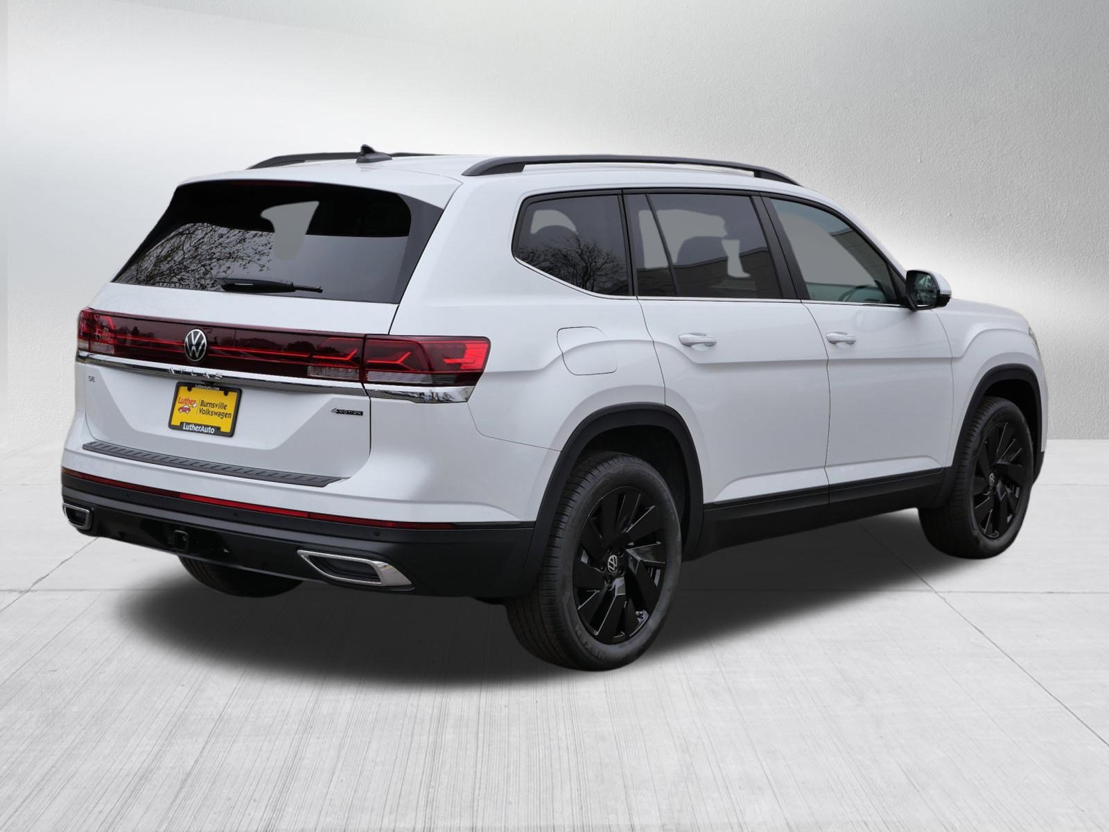 2026 Volkswagen Atlas SE Technology photo 2