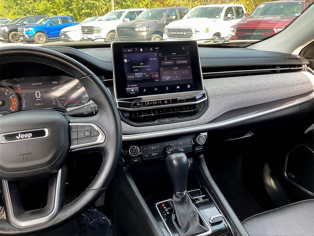 2022 Jeep Compass Latitude Lux photo 17