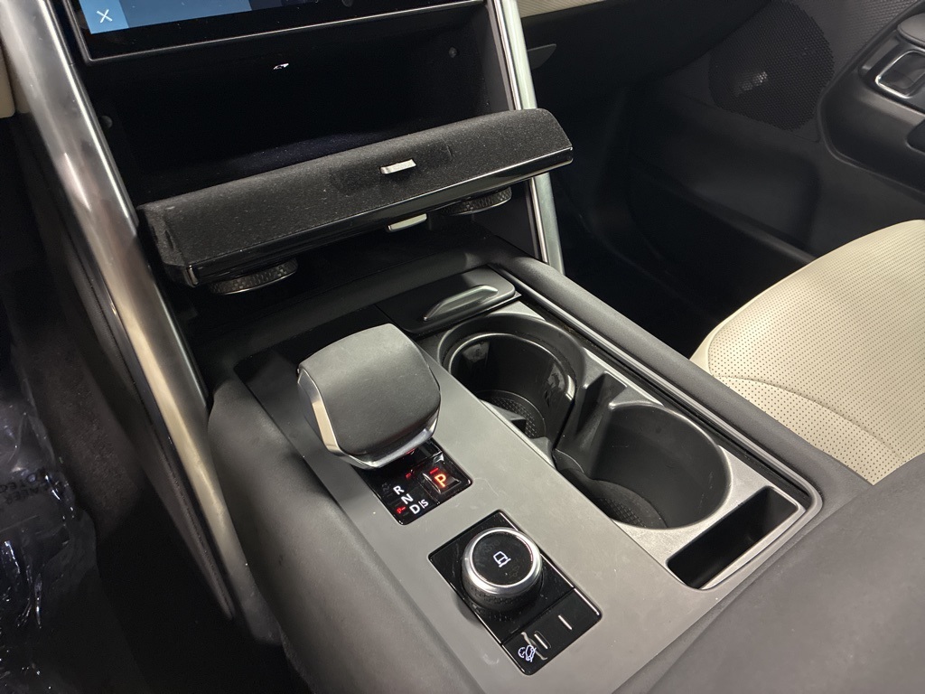 2024 Land Rover Discovery SE photo 22
