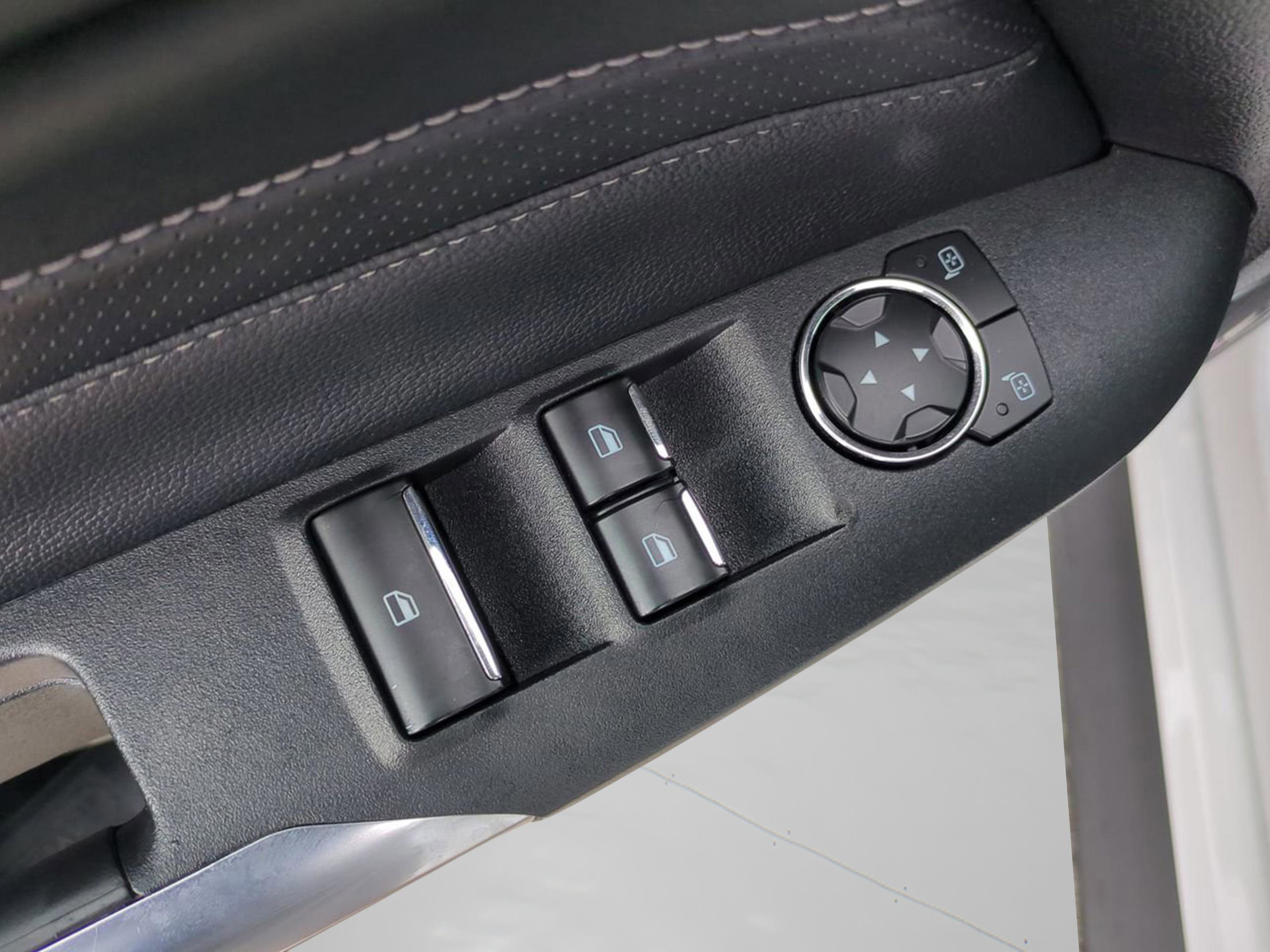 2022 Ford Mustang EcoBoost Premium photo 24