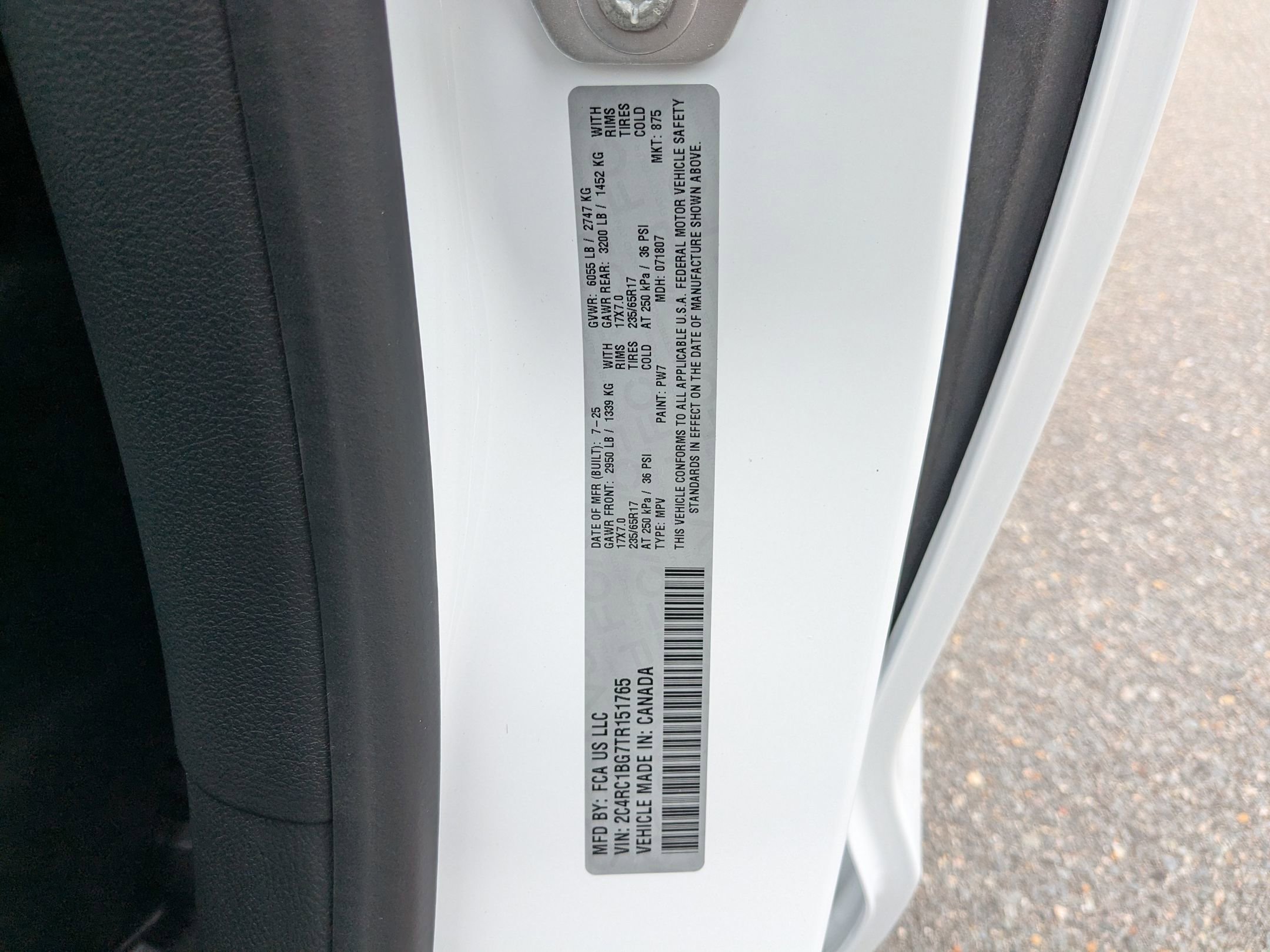 2026 Chrysler Pacifica photo 33
