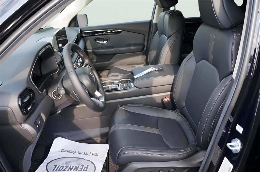 2025 Honda Pilot Touring photo 8