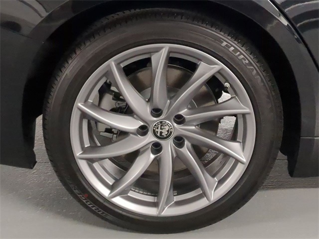 2025 Alfa Romeo Giulia Base photo 9