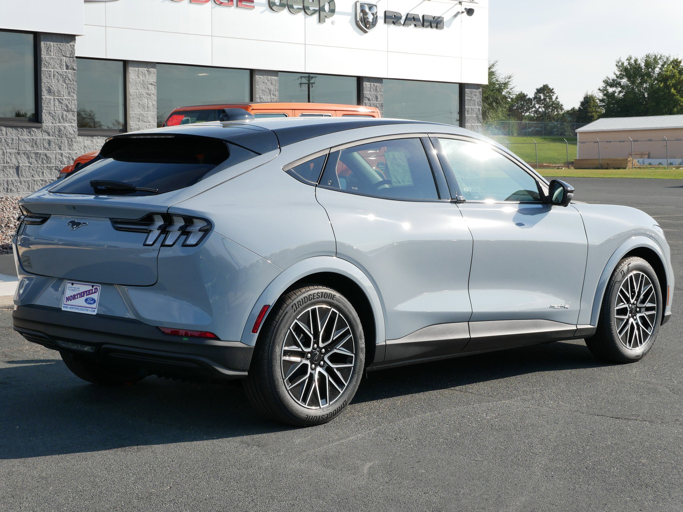 2025 Ford Mustang Mach-E Premium photo 8