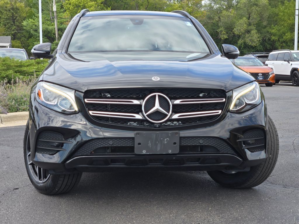 2019 Mercedes Benz GLC 300 4MATIC photo 2