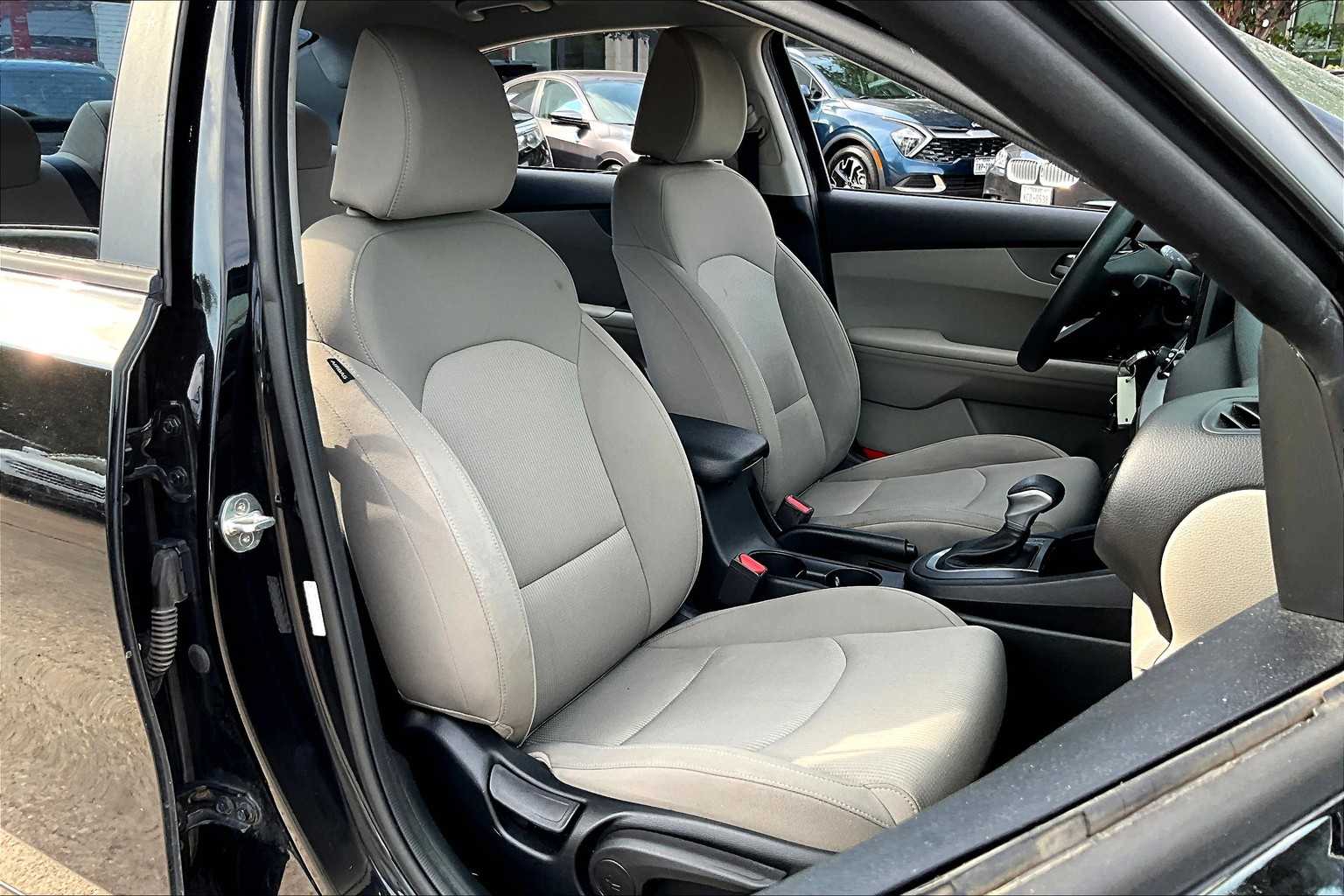 2020 Kia Forte FE LXS photo 8