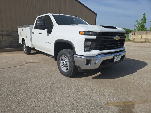 2025 Chevrolet Silverado 2500HD photo 3