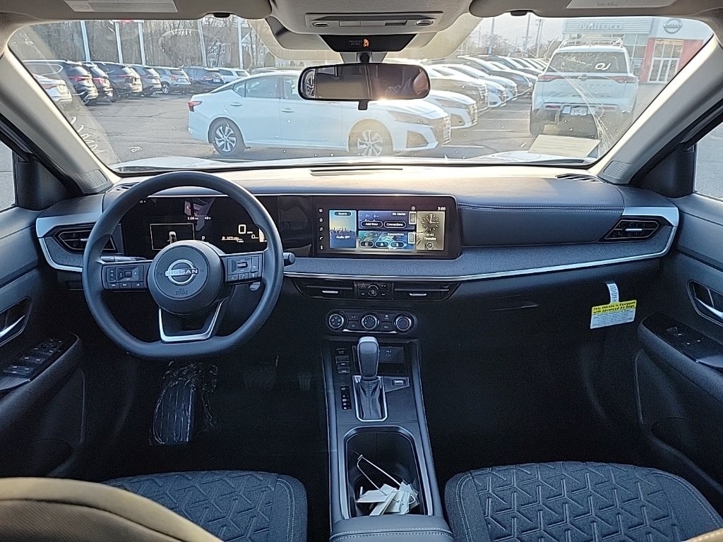 2025 Nissan Kicks SV photo 18