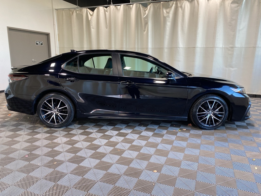 2023 Toyota Camry SE photo 16
