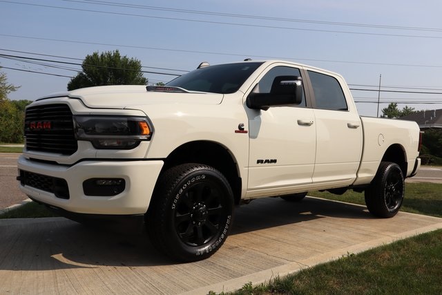 2024 Ram 3500 Laramie photo 9