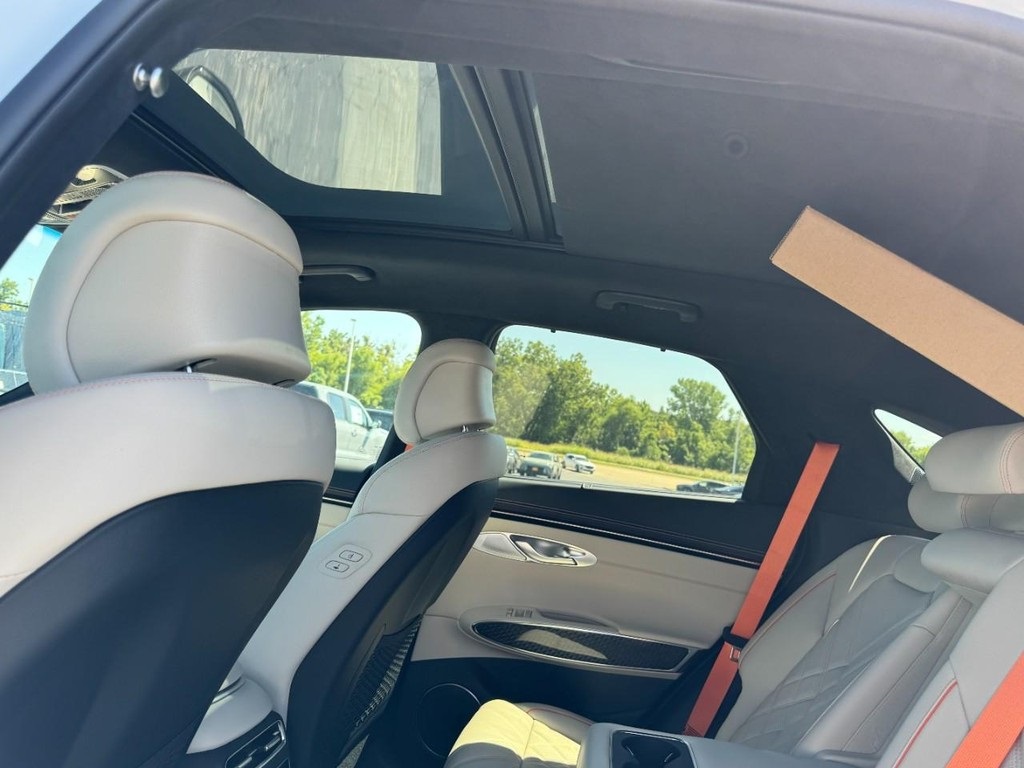 2026 Genesis GV70 3.5T Sport Prestige photo 4