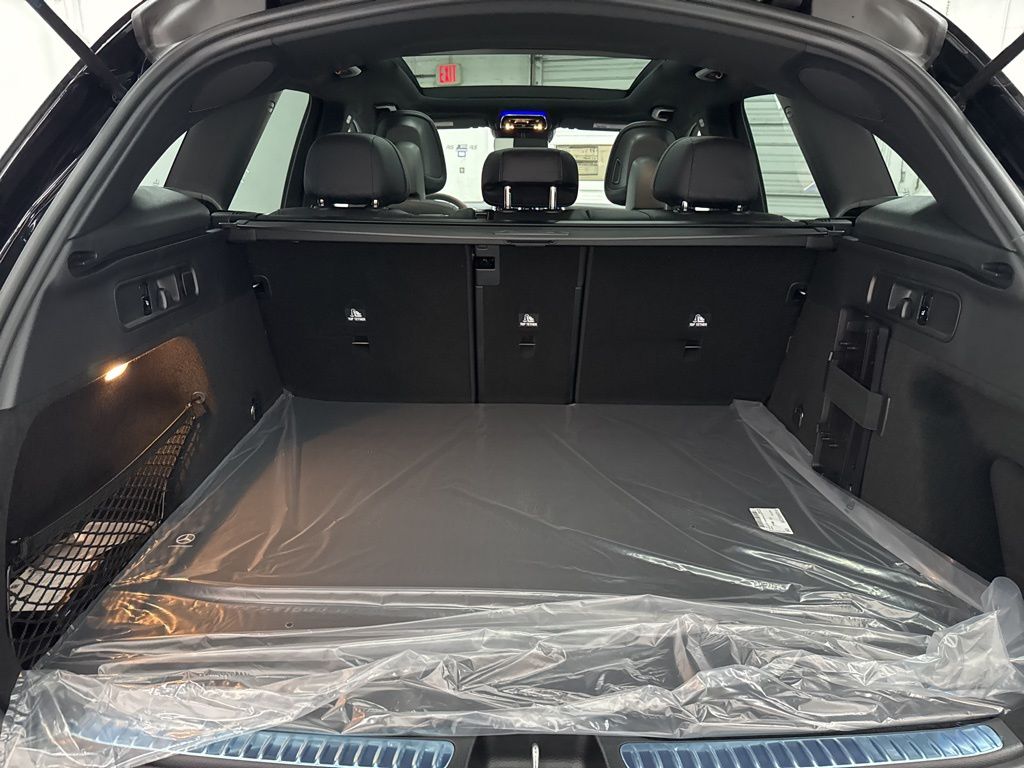 2026 Mercedes Benz GLC 300 photo 21
