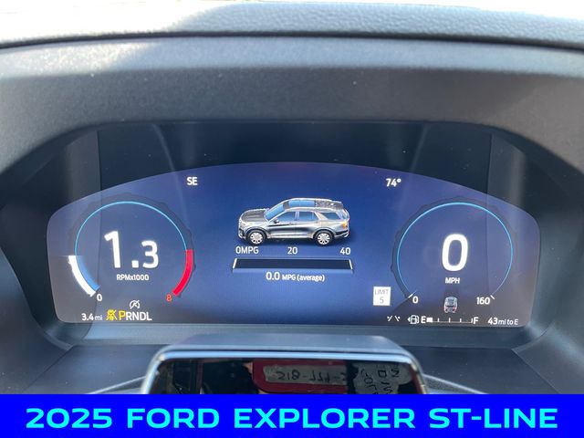 2025 Ford Explorer ST-Line photo 2