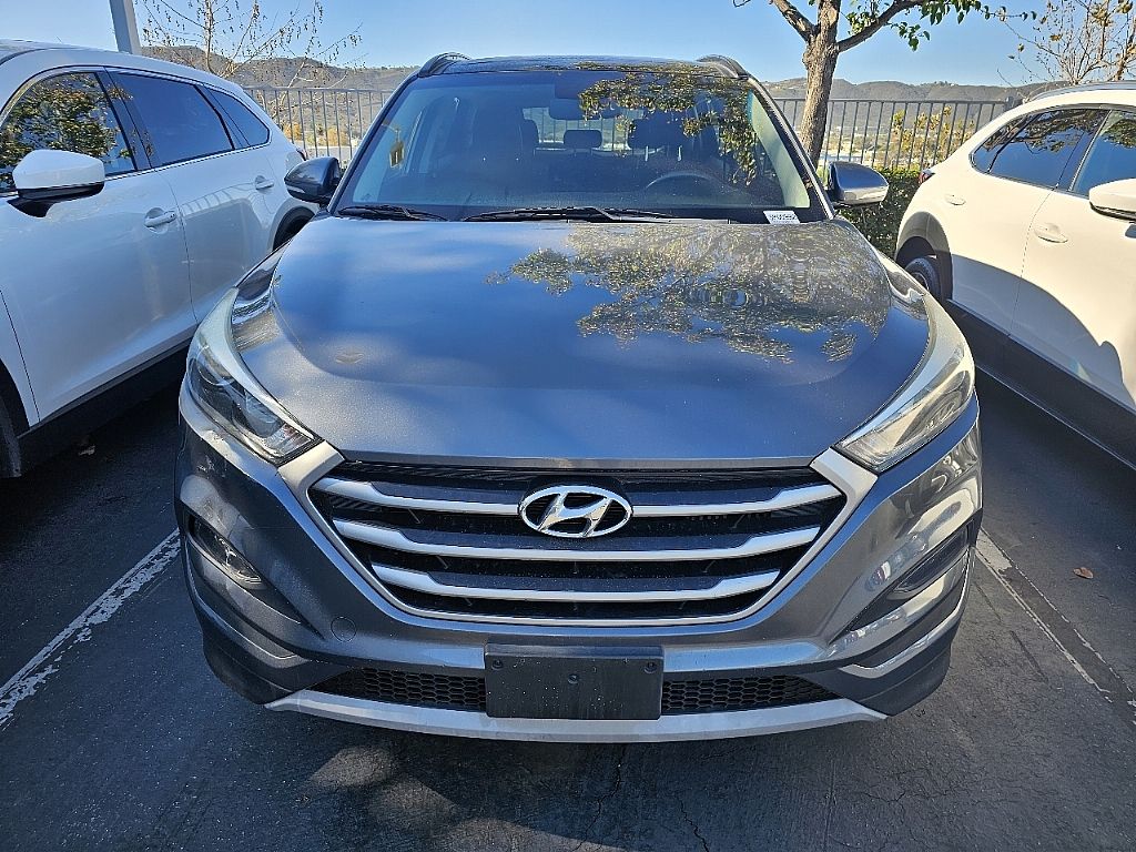 2018 Hyundai Tucson Value photo 2