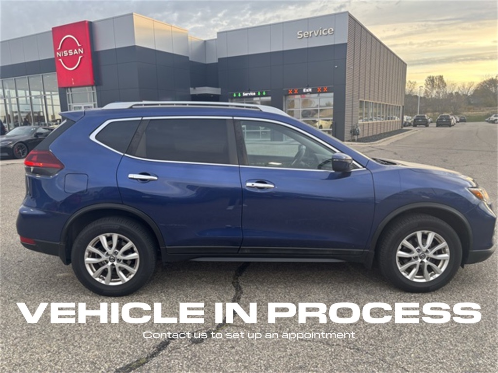 Used 2018 Nissan Rogue SV with VIN 5N1AT2MVXJC770764 for sale in Rochester, Minnesota