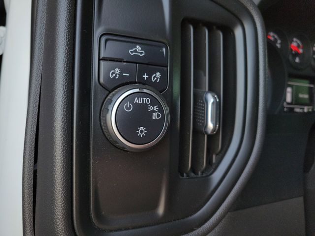 2022 Chevrolet Silverado 1500 Custom photo 15