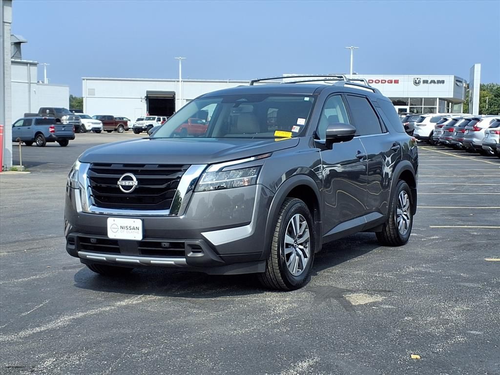 Used 2023 Nissan Pathfinder SL with VIN 5N1DR3CC4PC206232 for sale in Kansas City