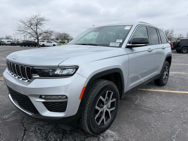 2024 Jeep Grand Cherokee Limited's photo