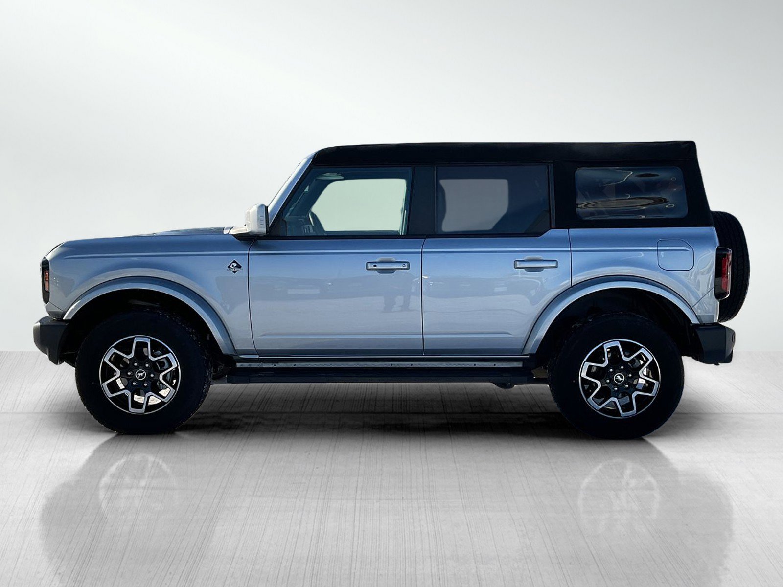 Used 2023 Ford Bronco 4-Door Outer Banks with VIN 1FMDE5DH1PLB17753 for sale in Brainerd, Minnesota