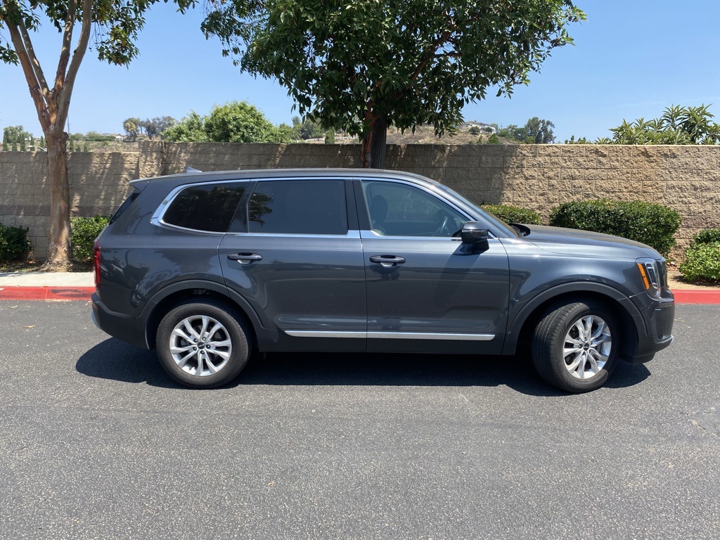 2022 Kia Telluride LX photo 4