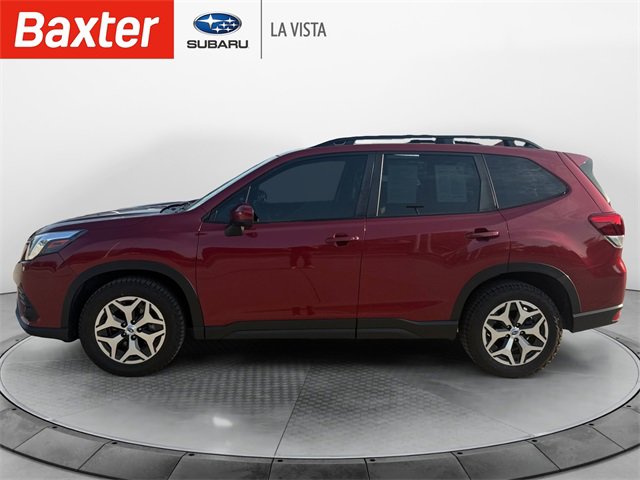 2023 Subaru Forester Premium photo 4